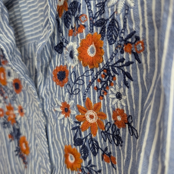 Sonoma Medium Womens Cotton Blue Striped Button Down Top Floral Embroidered - Picture 5 of 9